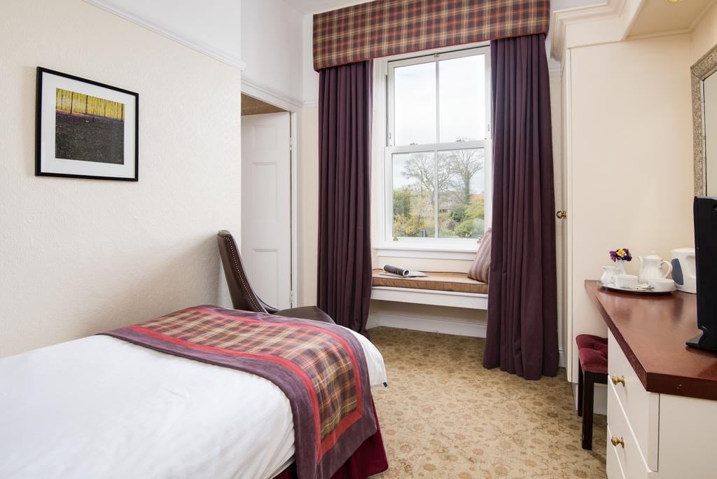 The Dunstanburgh Castle Hotel Эмблтон Экстерьер фото